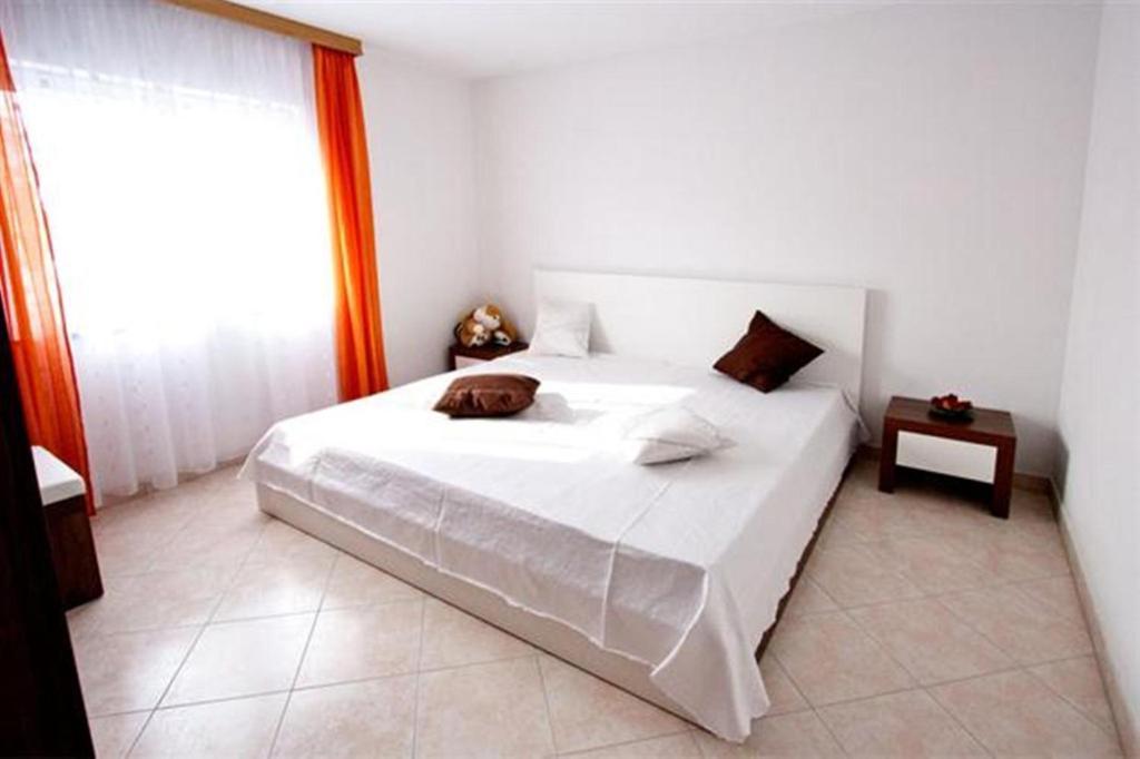 Villa San Malinska Oda fotoğraf